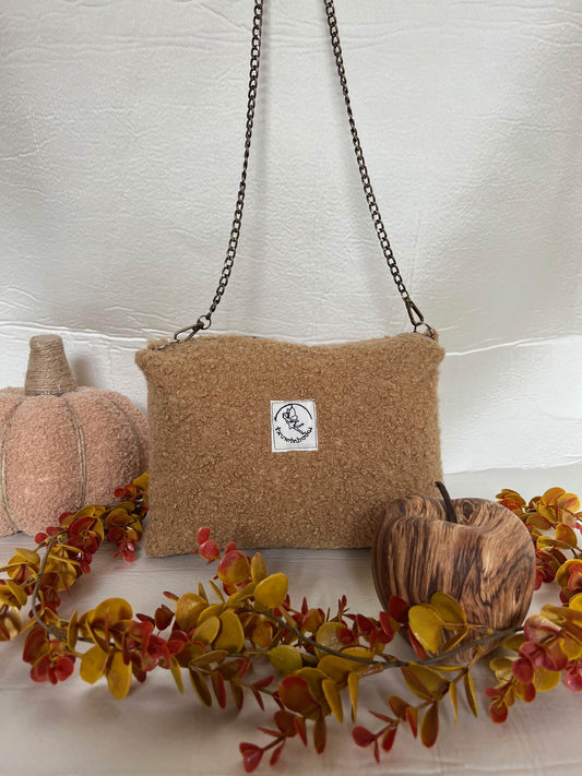 Bolso de mano artesanal – Modelo Nilo Bouclé