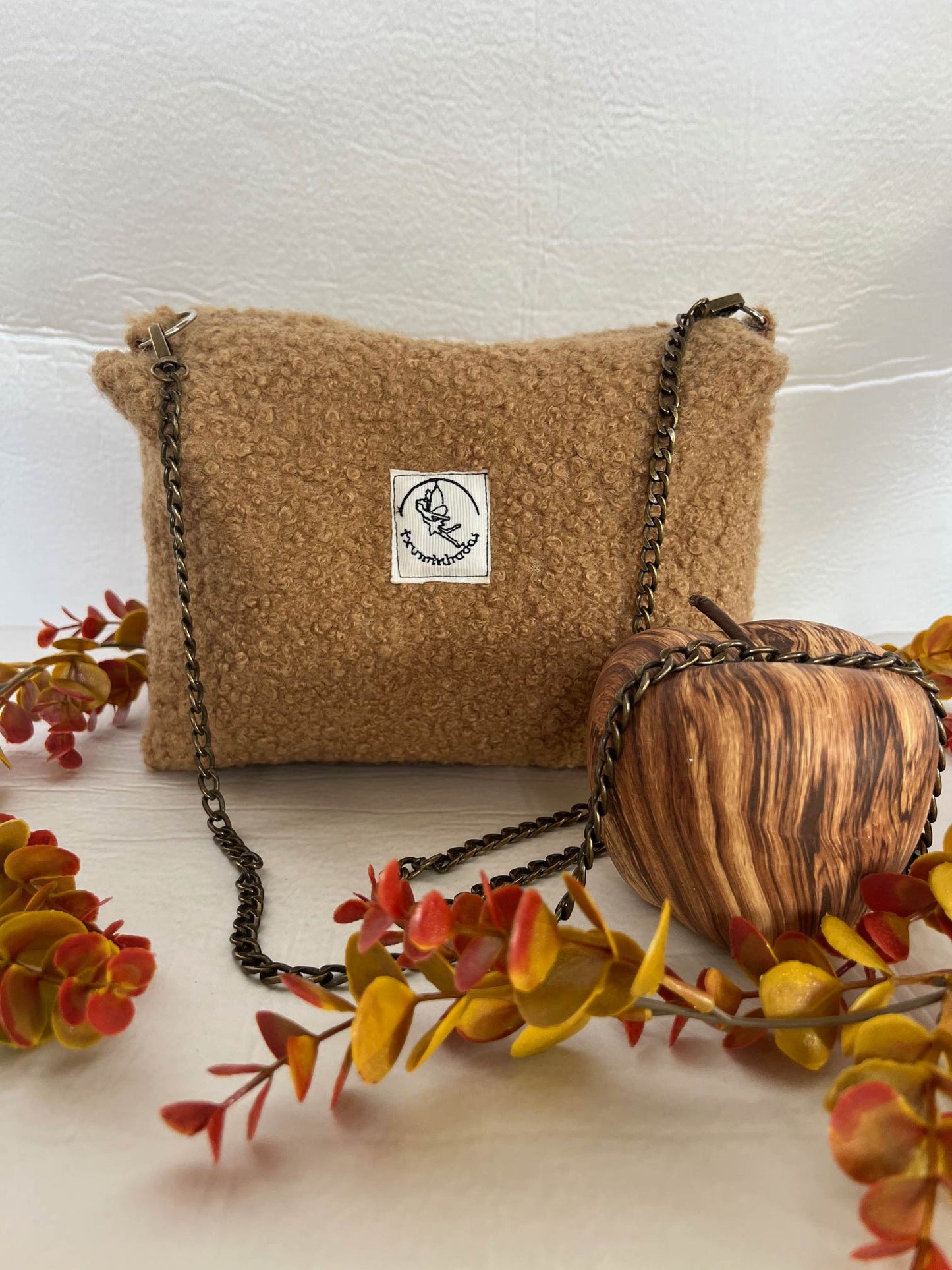 Bolso de mano artesanal – Modelo Nilo Bouclé