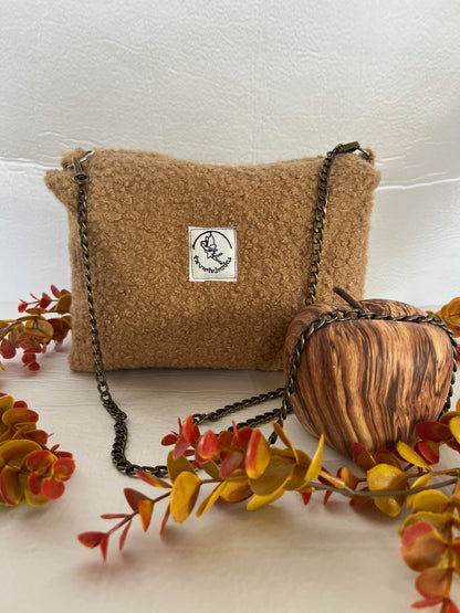 Bolso de mano artesanal – Modelo Nilo Bouclé