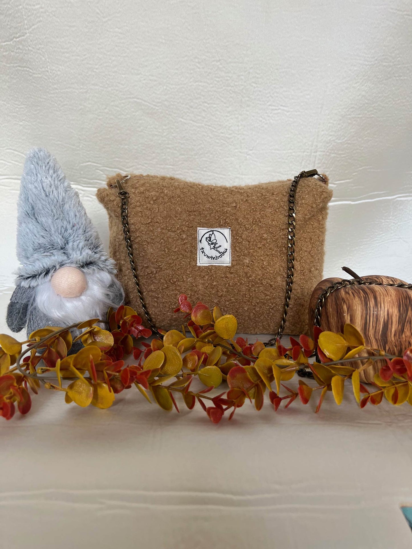 Bolso de mano artesanal – Modelo Nilo Bouclé