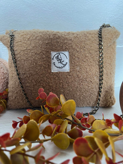 Bolso de mano artesanal – Modelo Nilo Bouclé